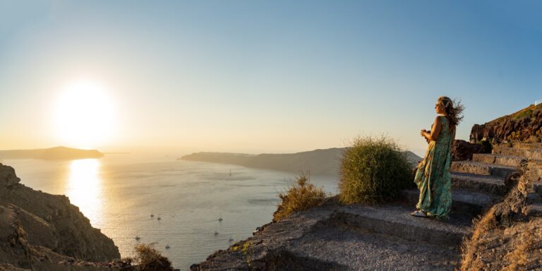 Crowd-Free Romantic Walks in Santorini